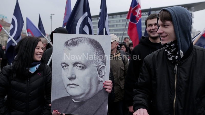 Antifa-Bratislava-bez-nackov-vs-Slovenska-pospolitost-2015-fullHD.00_02_41_00.Still004