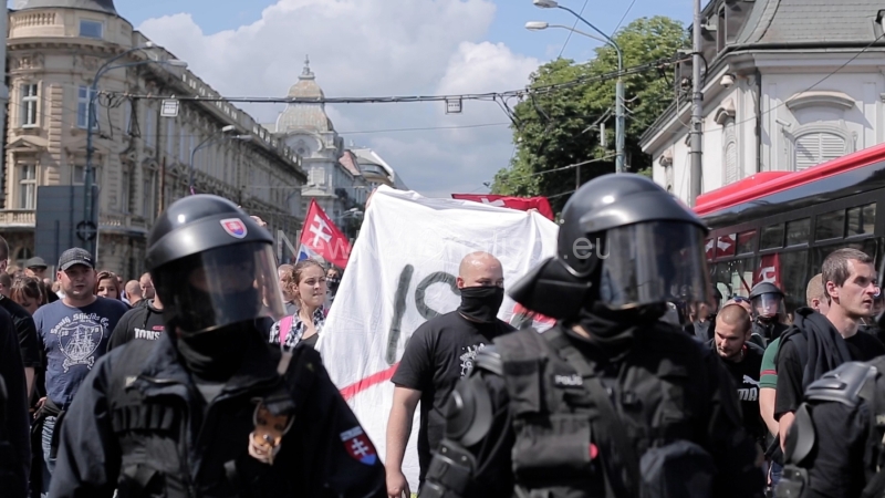 Protest-proti-utecencom-Kotleba-Bratislava-2015-v8_8-Jihlava-postpravda.00_03_05_06.Still013