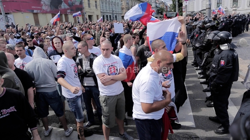 Protest-proti-utecencom-Kotleba-Bratislava-2015-v8_8-Jihlava-postpravda.00_03_33_17.Still017