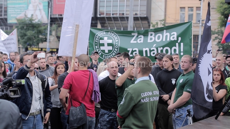 Protest-proti-utecencom-Kotleba-Bratislava-2015-v8_8-Jihlava-postpravda.00_03_42_19.Still018