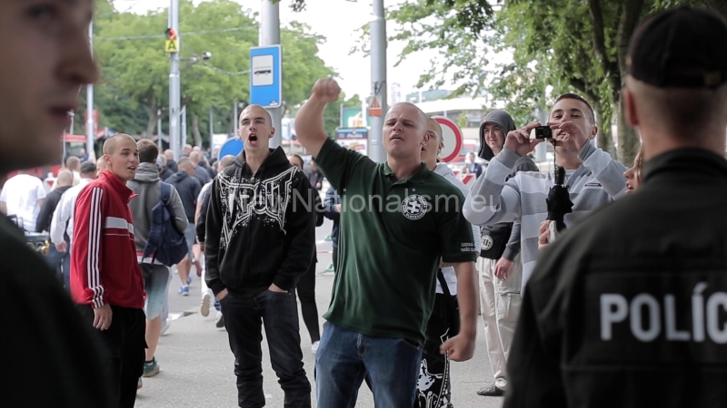 Protest-proti-utecencom-Kotleba-Bratislava-2015-v8_8-Jihlava-postpravda.00_08_57_13.Still026